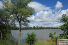 Another-veiw-of-the-lake